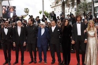 L'équipe du film "Jeanne du Barry", avec Johnny Depp et la réalistrice Maïwenn.